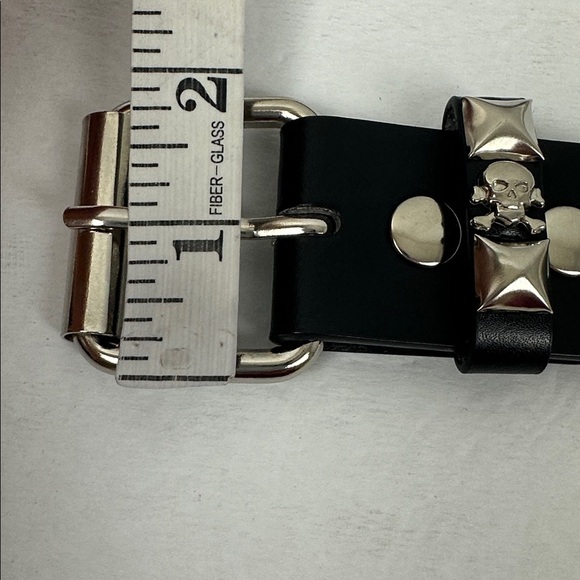 Hot Topic Skulls & Crossbones Three Row Pyramid Stud Belt Sz S - Picture 11 of 11